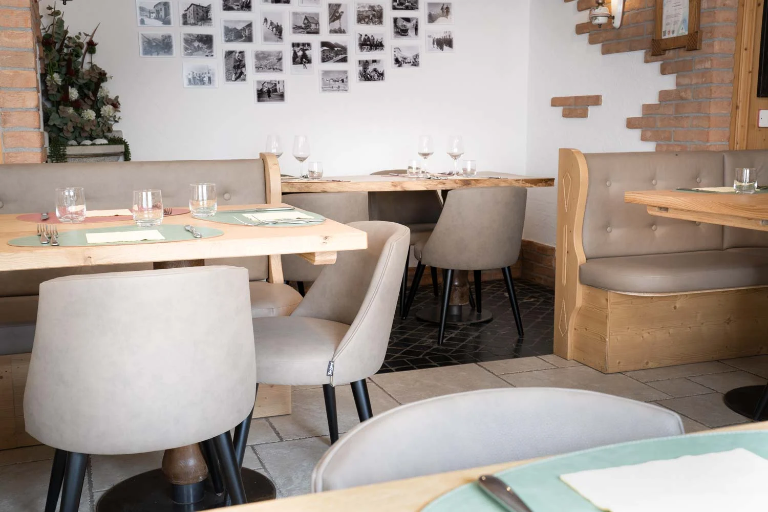 Albergo Alpino Vermiglio Trento Restaurantmöbel BS-Stühle – Innenarchitektur