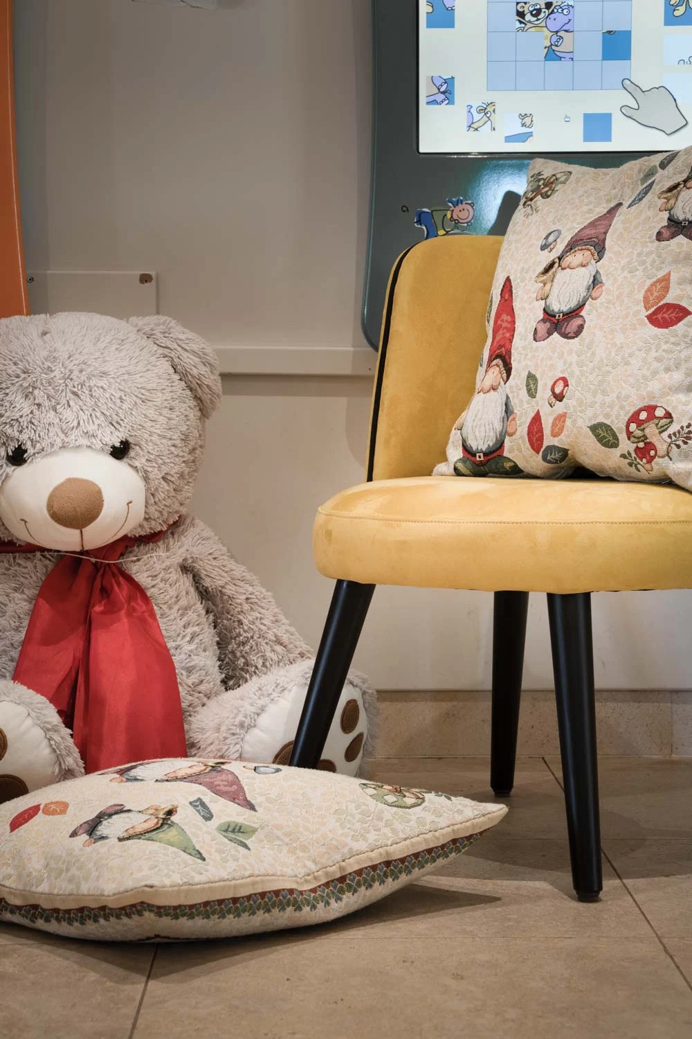 Alpino Baby Family Hotel Andalo Trento area giochi bambini con sedie bs chairs — interior design
