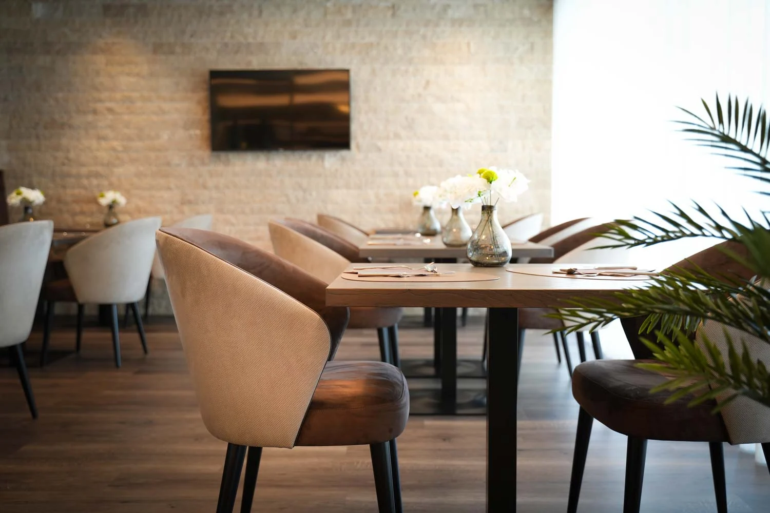 Appius Design Suites Appiano Bolzano breakfast room with modern furnishings by bs chairs — interior