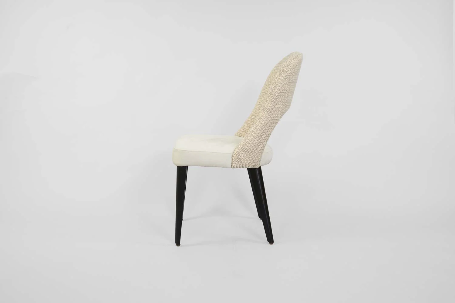 Goteborg Perla – Inneneinrichtung, Möbel, BS Chairs, Seitenansicht