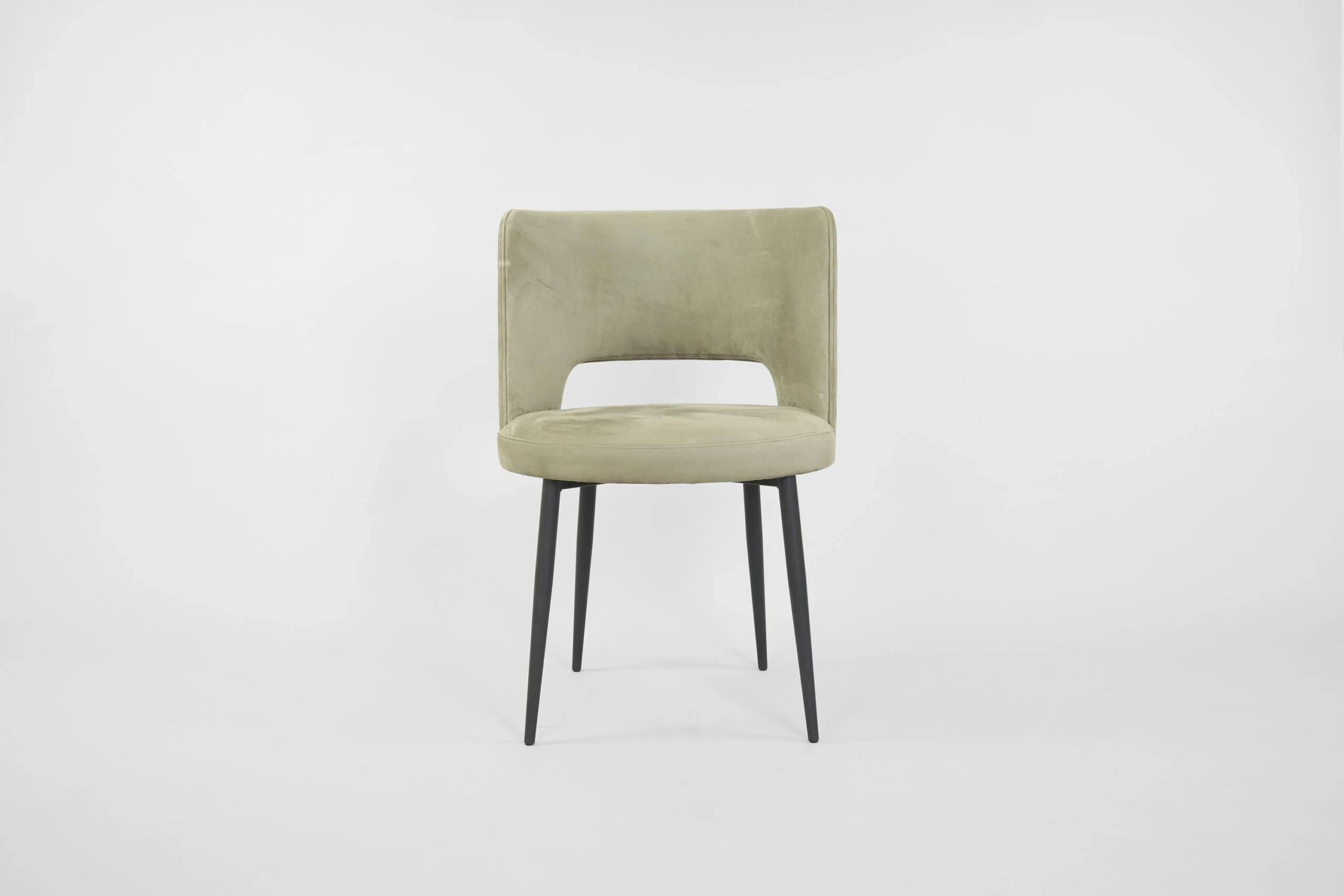 Lione Foglia – Innenarchitektur, Möbel, BS Chairs