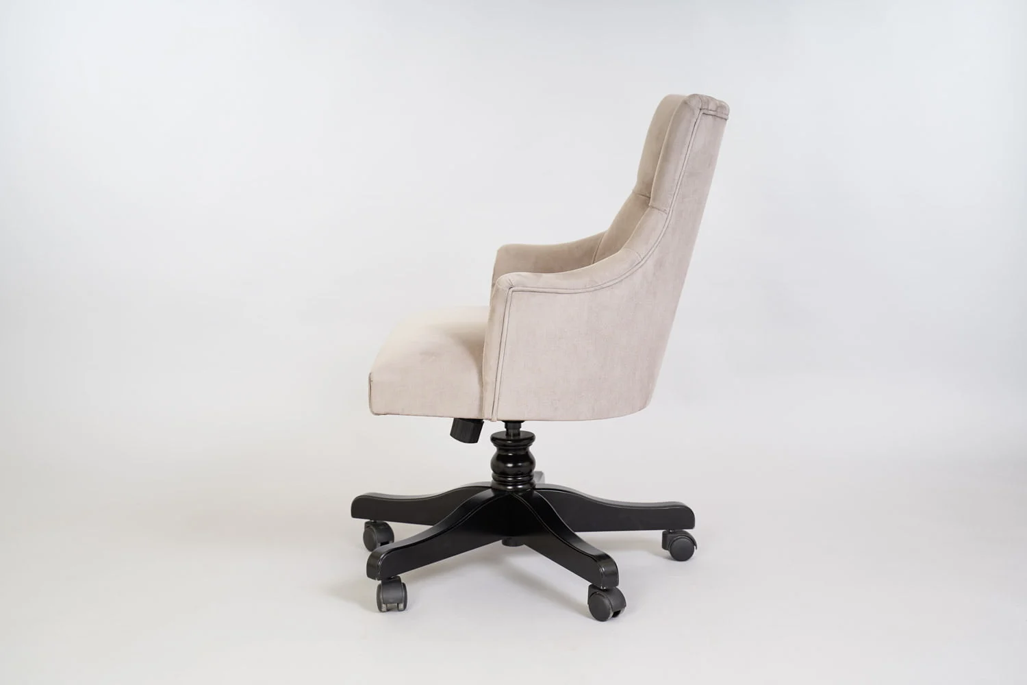 Krakow — interior design, furniture, BS Chairs, side view