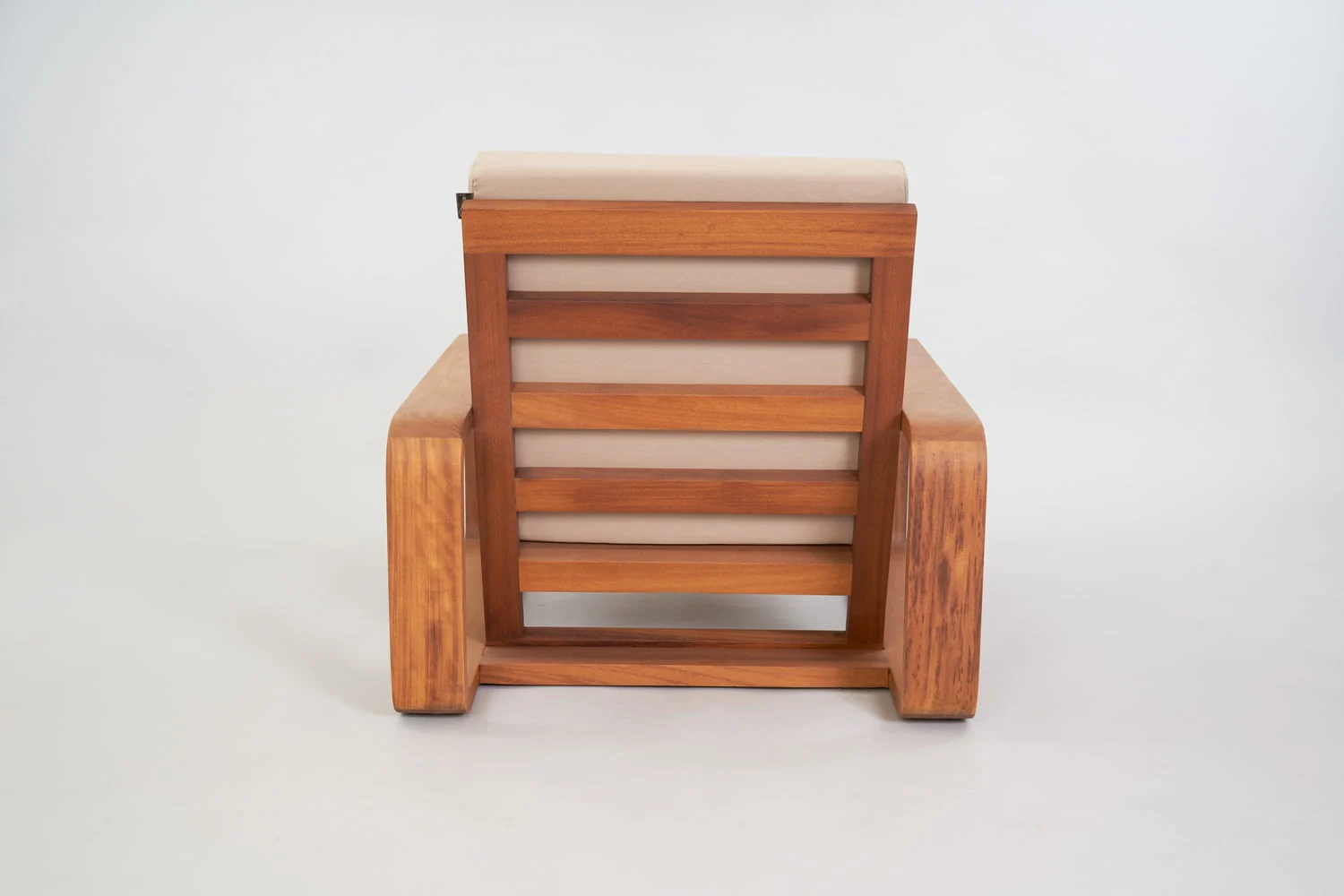 Round Back – Inneneinrichtung, Möbel, BS Chairs