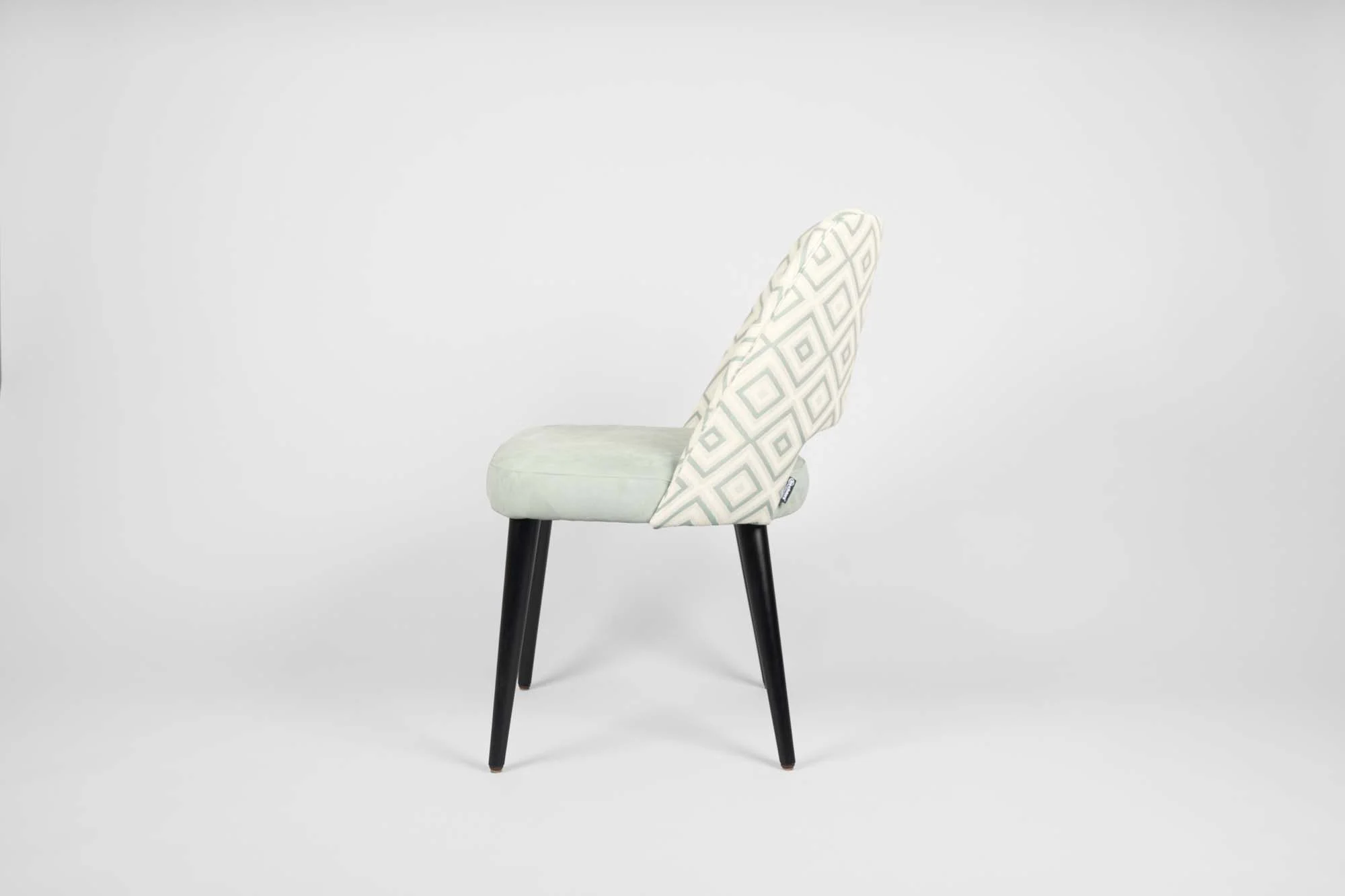 Plaus — interior design, arredamento, BS Chairs, vista laterale