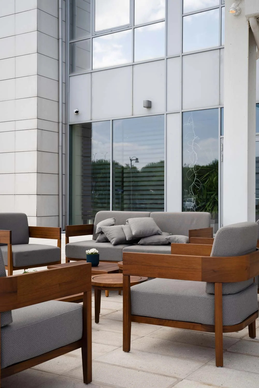 Grand Hotel Mattei Ravenna, Businesshotel, Entspannungsbereich im Außenbereich, BS Chairs – Innenbereich