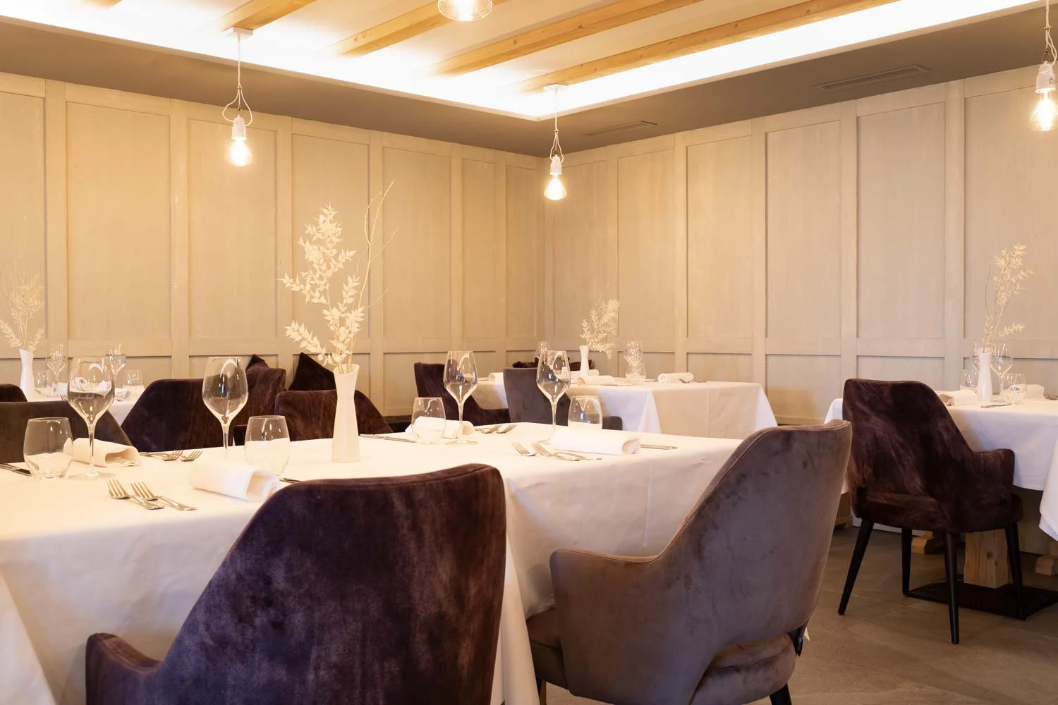 Hotel La Baita Family Hotel alpe Cimbra folgaria sala ristorante — interior design, arredamento