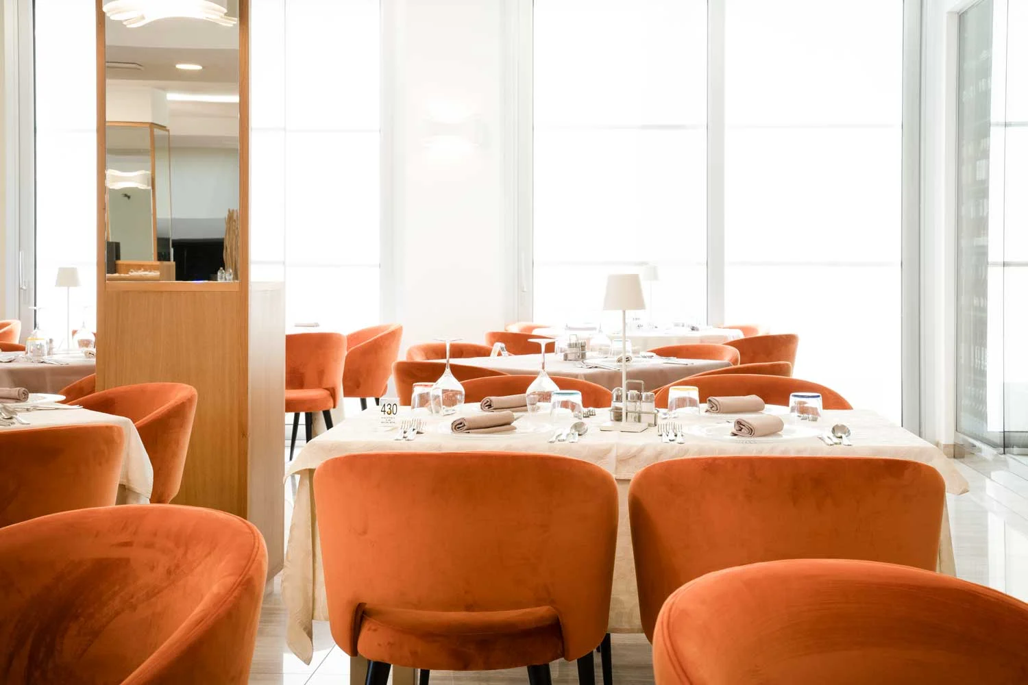 Hotel Le Soleil Jesolo Venice sea view beachfront furniture bs chairs — interior design