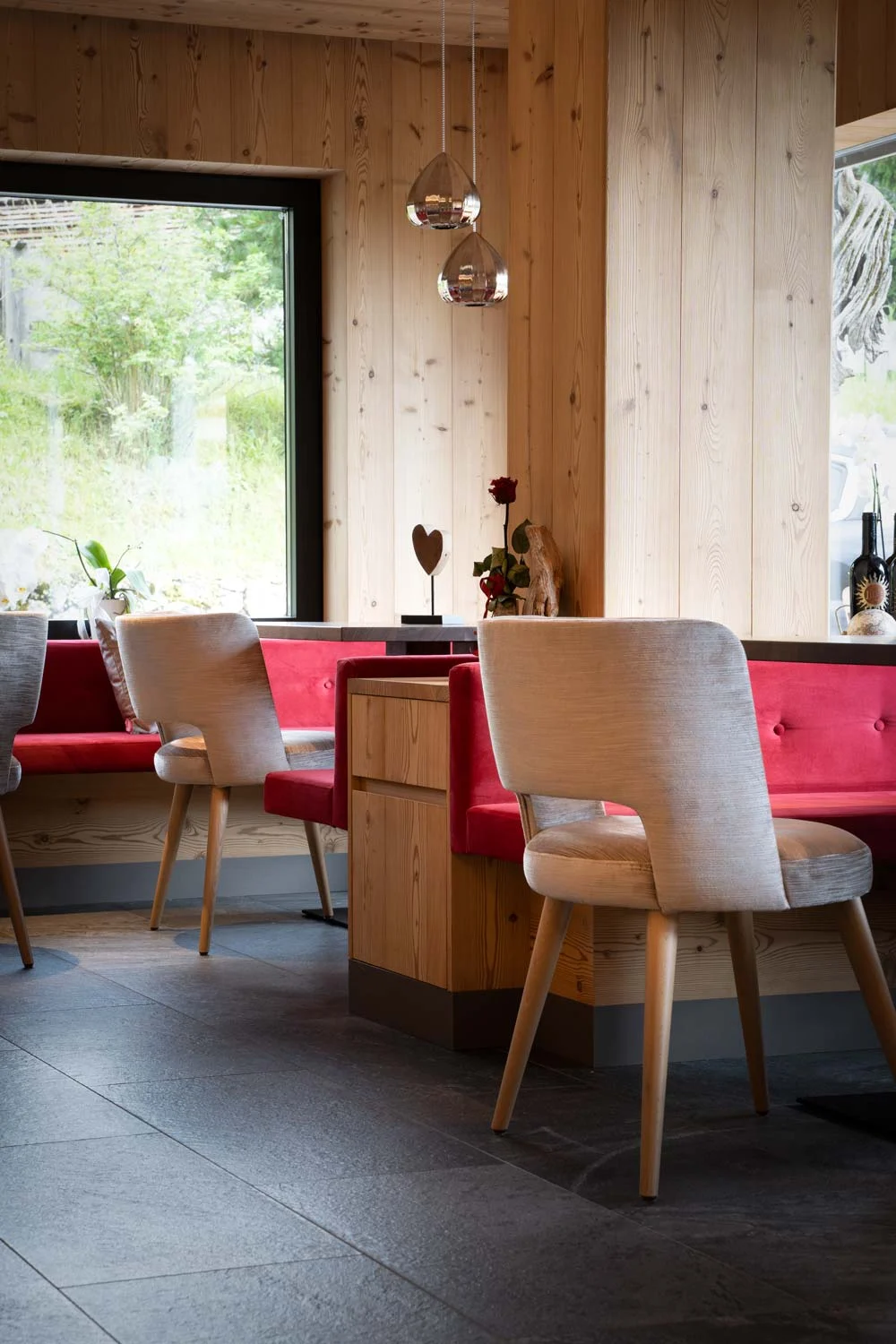 Hotel Val Selva di Val Gardena Bolzano new bar with modern furnishings bs chairs — interior