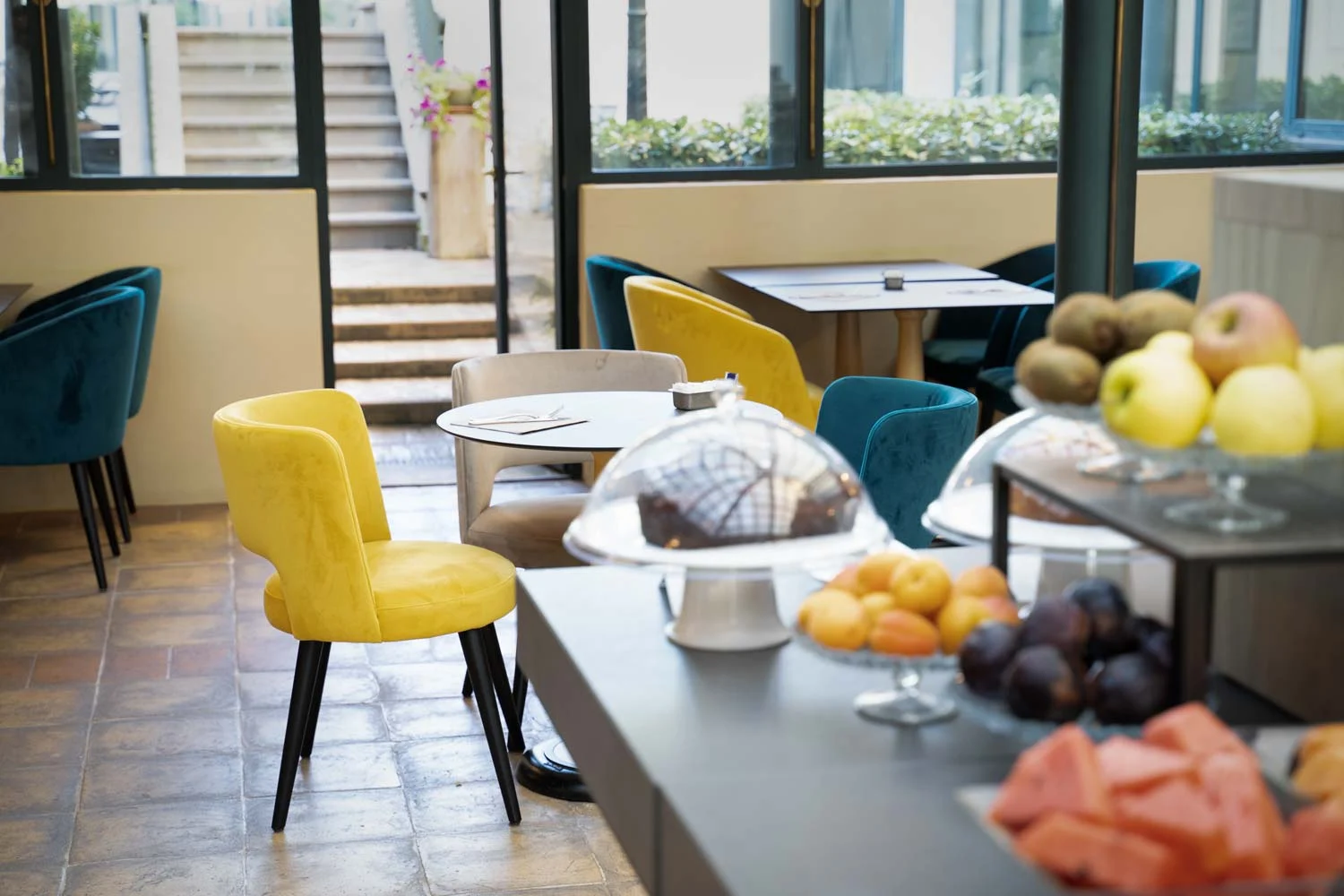 Posta Donini Hotel Restaurant und Spa Perugia neue Frühstücksraummöbel bs Stühle — Inneneinrichtung