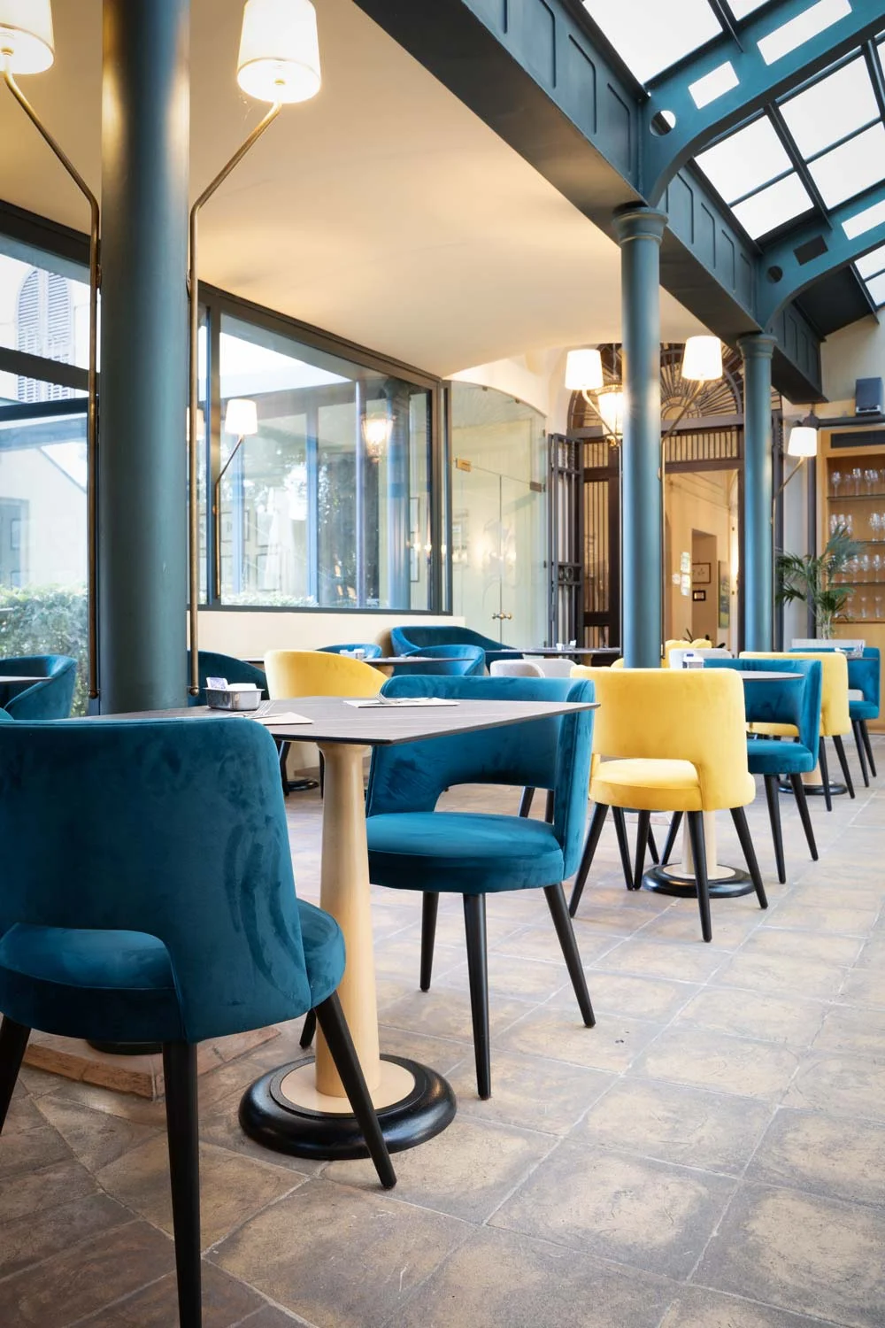 Frühstücksraum im Posta Donini Hotel Restaurant und Spa Perugia, gestaltet von bs chairs — Innenarchitektur