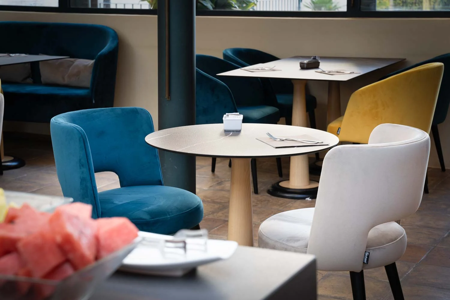 Frühstücksraum im Posta Donini Hotel Restaurant and Spa Perugia — Inneneinrichtung, Möbel, BS-Stühle