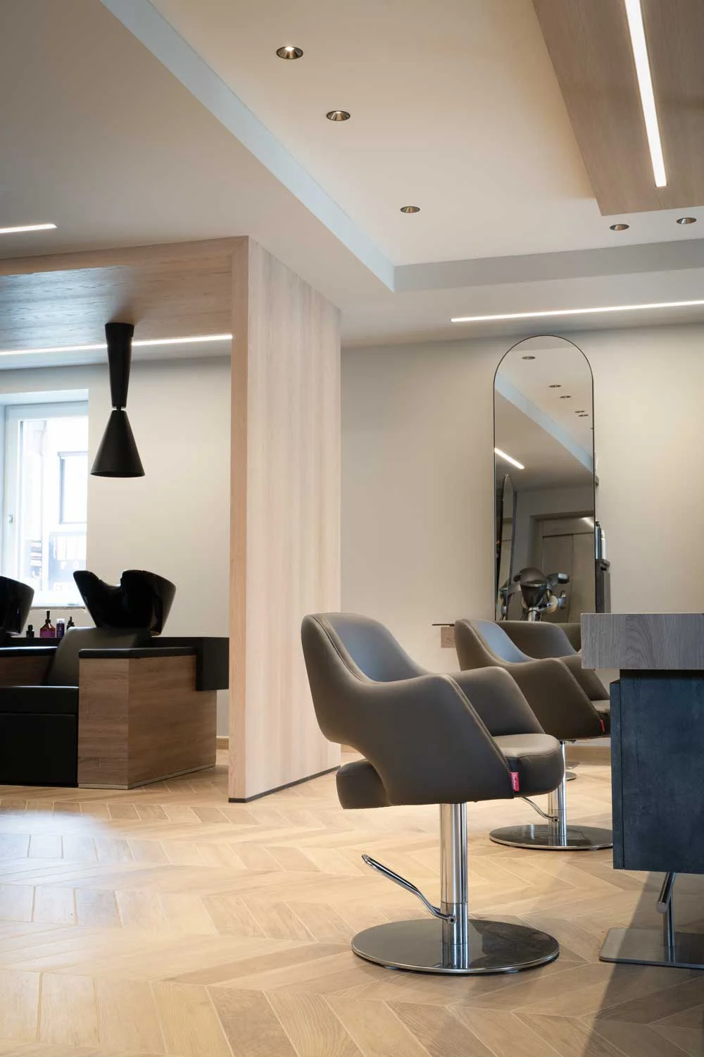 Salone Natascia Bottamedi Andalo Trento hairstyling parrucchiere bs chairs — interior design