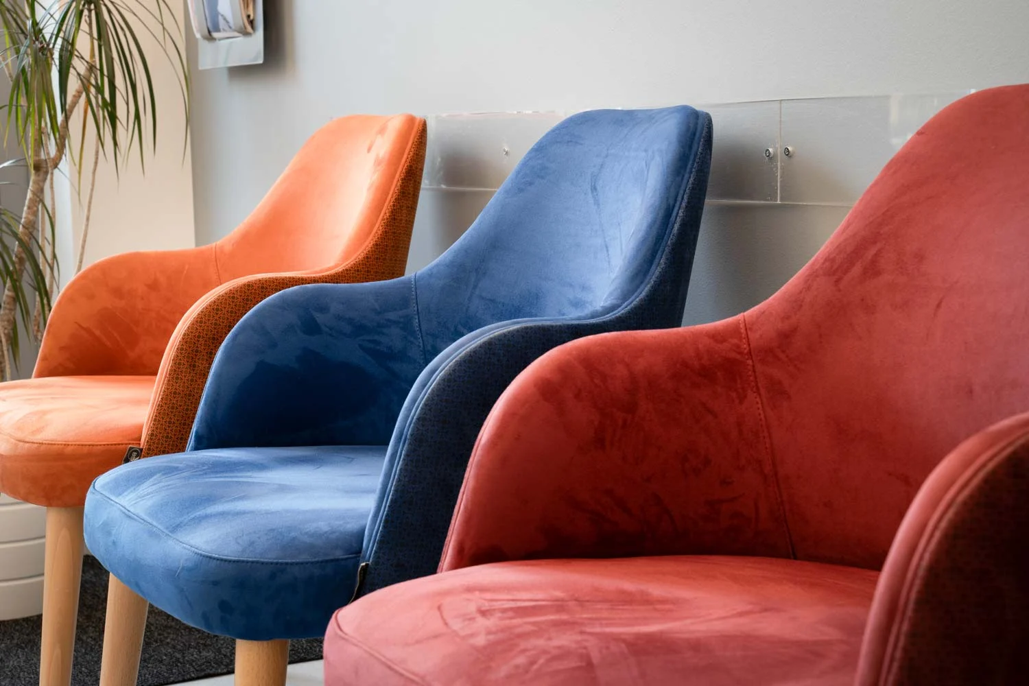 Freddi Centurelli Dental Practice in Pinzolo, Trento, with a comfortable waiting room.