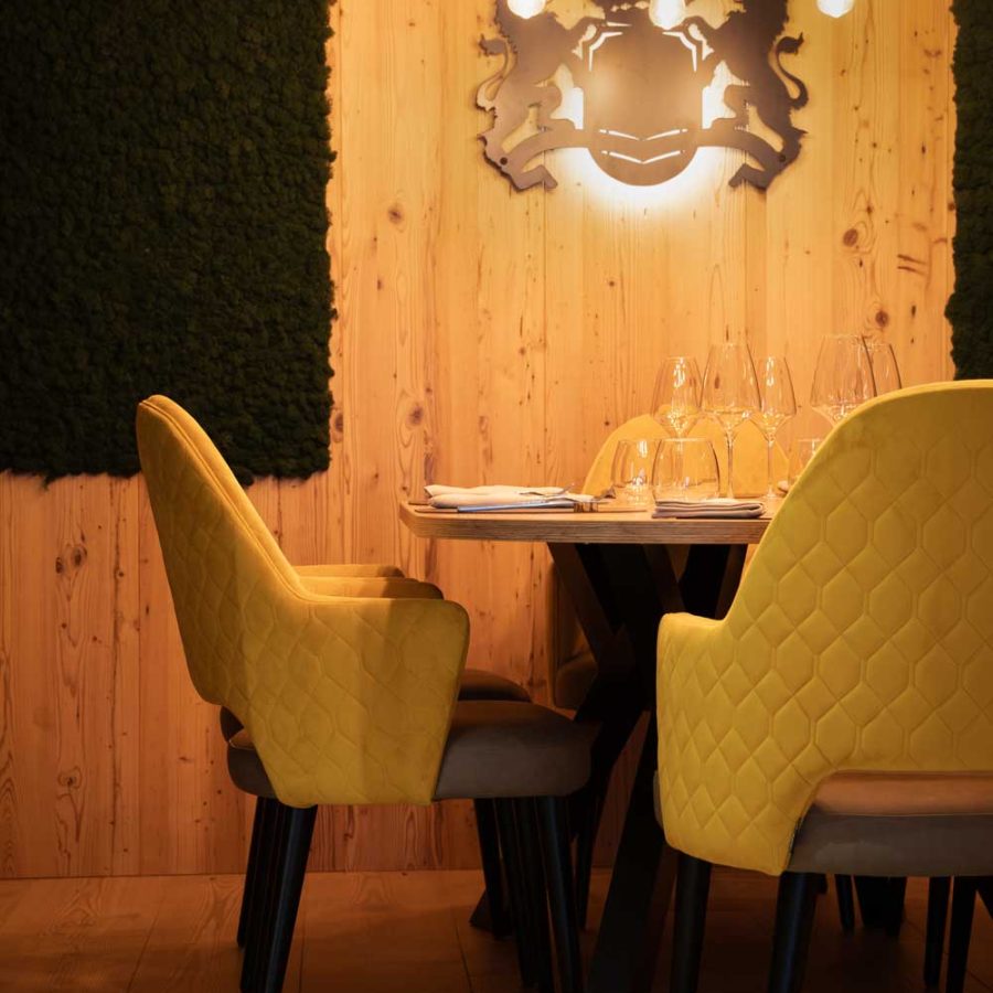 Belvedere-Family-Wellness-Hotel-San-Martino-di-Castrozza-Trento-sala-ristorante-arredamento-di-interni-bs-chairs