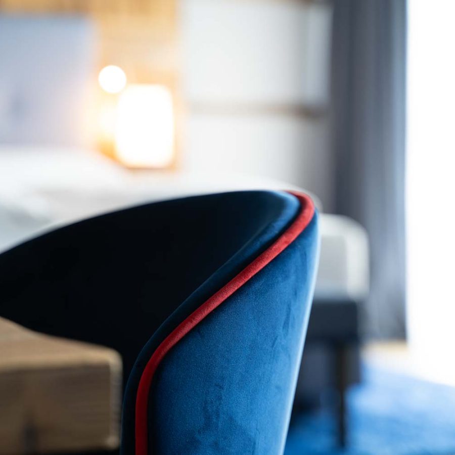 COMO-Alpina-Dolomites-hotel-di-lusso-Alpe-di-Siusi-Bolzano-sedie-bs-chairs