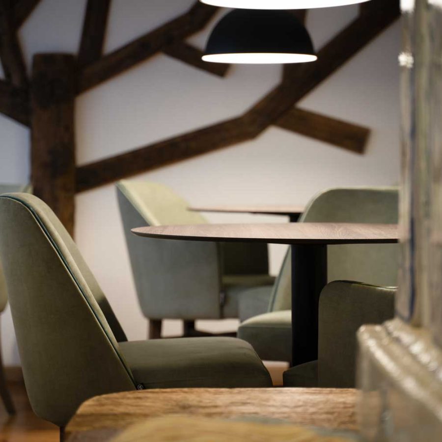 Chalet-Fiocco-di-Neve-Pinzolo-Trento-sala-di-ingresso-reception-area-relax-bs-chairs