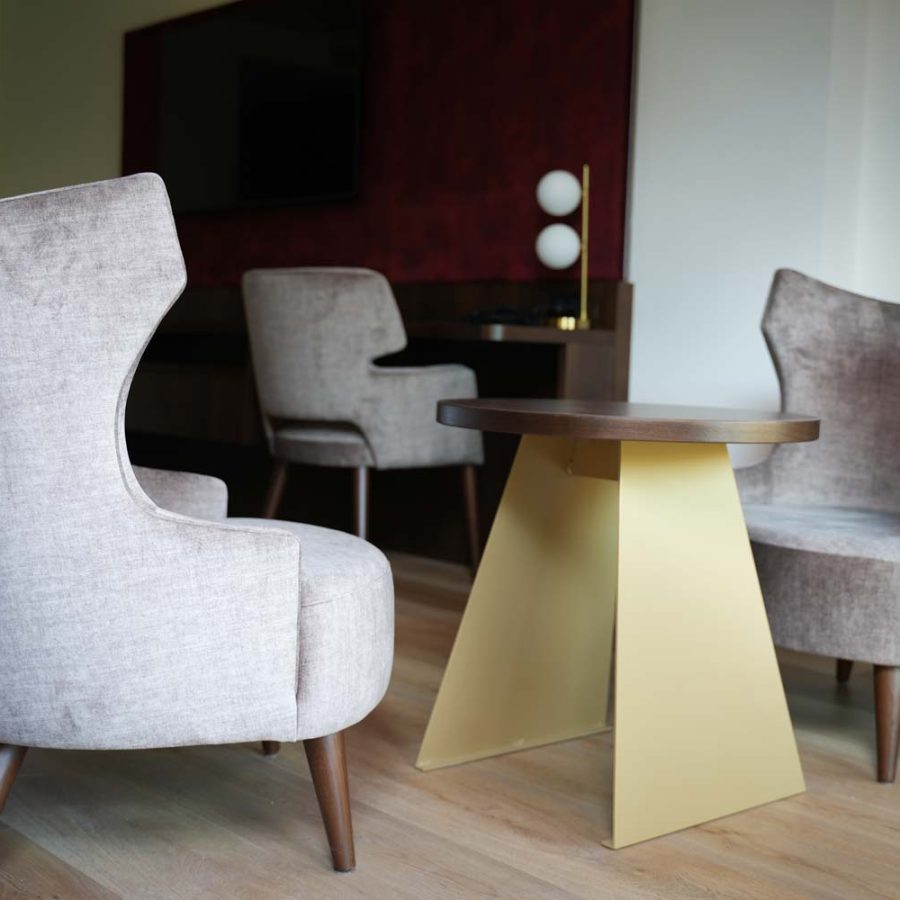 Dominik-Alpine-City-Wellness-Hotel-Bressanone-Bolzano-camera-di-albergo-rinnovata-da-bs-chairs