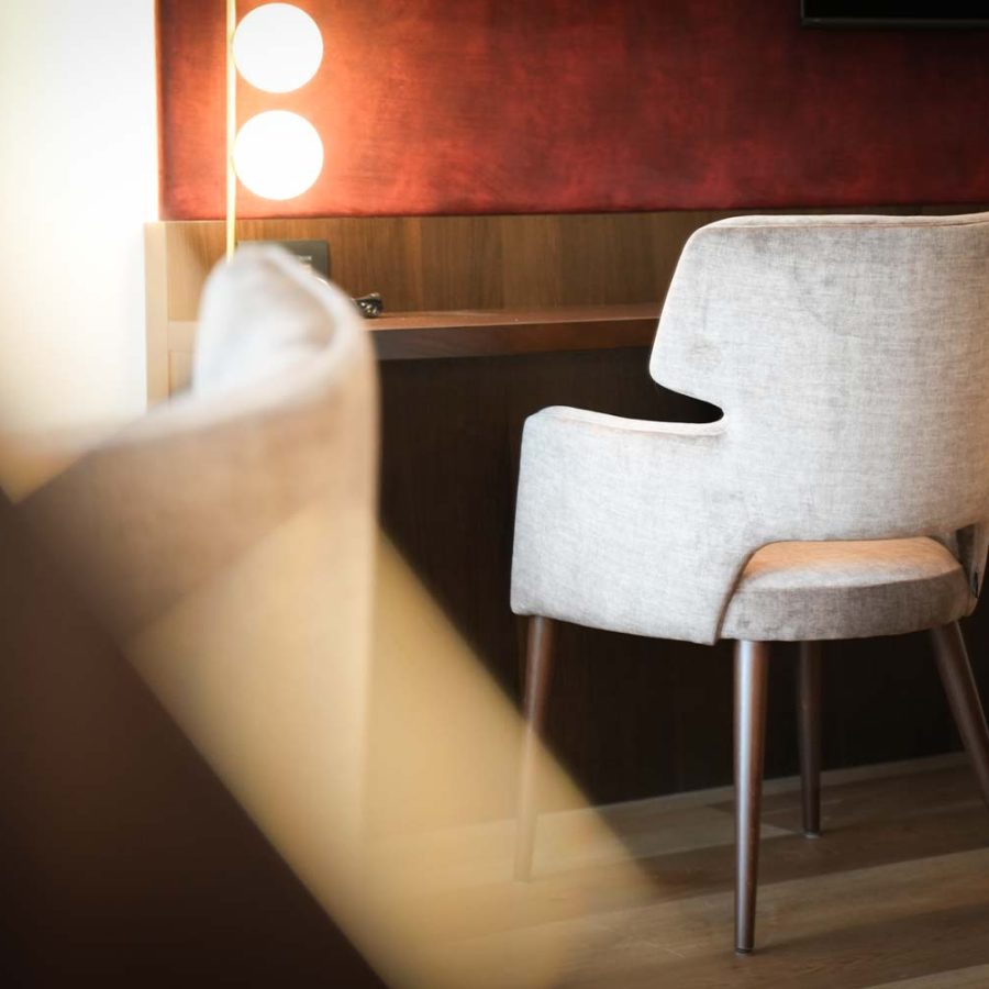 Dominik-Alpine-City-Wellness-Hotel-Bressanone-Bolzano-poltroncina-rollo-come-sedia-da-scrivania-bs-chairs