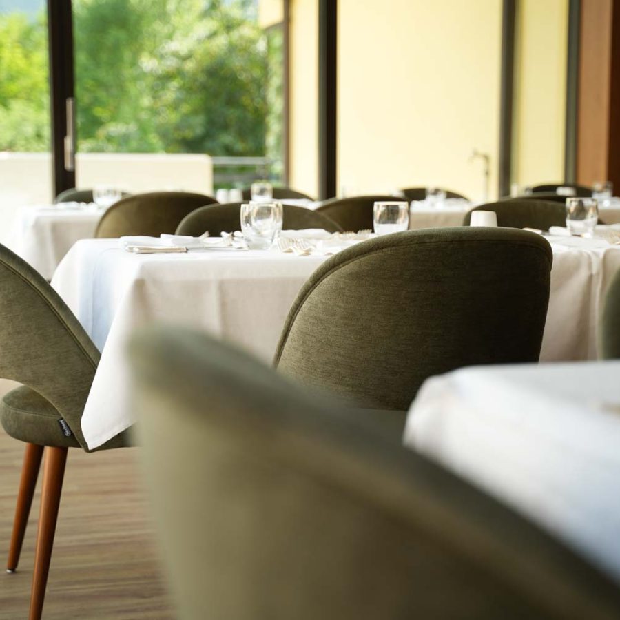 Dominik-Alpine-City-Wellness-Hotel-Bressanone-Bolzano-sala-ristorante-per-alberghi-arredamento-bs-chairs