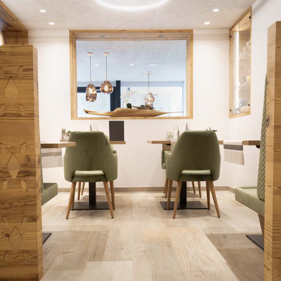 Hotel-Vernel-a-Santa-Cristina-Valgardena-Bolzano-arredamento-moderno-per-hotel-e-ristorante-bs-chairs