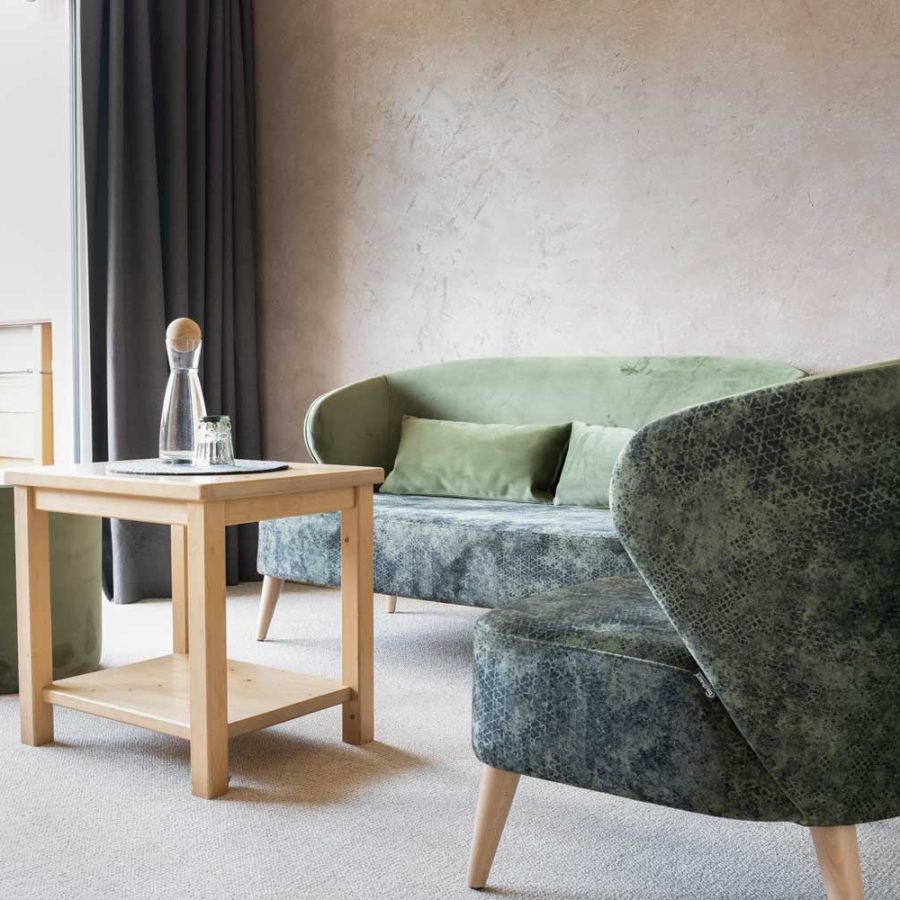 Olympic-Spa-Hotel-san-giovanni-di-fassa-trento-camera-d'albergo-arredamento-bs-chairs