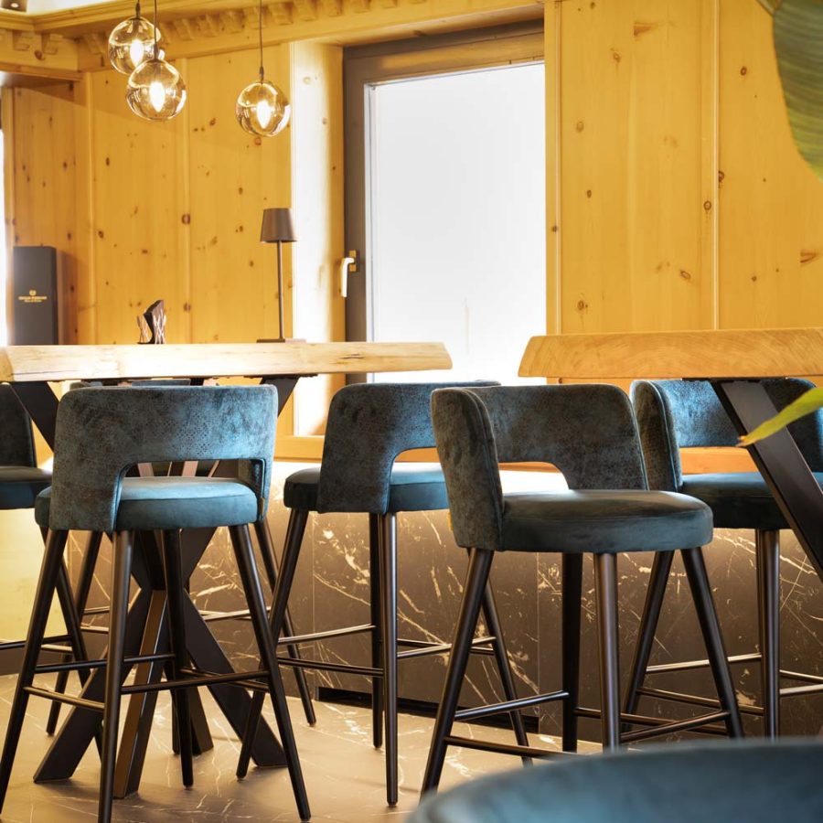 arredamento-bs-chairs-per-post-hotel-moena-a-trento-sala-ristorante