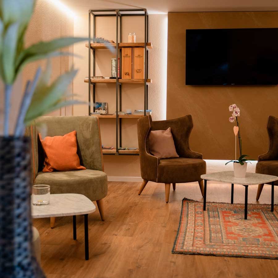 Le poltroncine BsChairs con il loro cordoncino a contrasto rendono unico l'ambiente del B&B