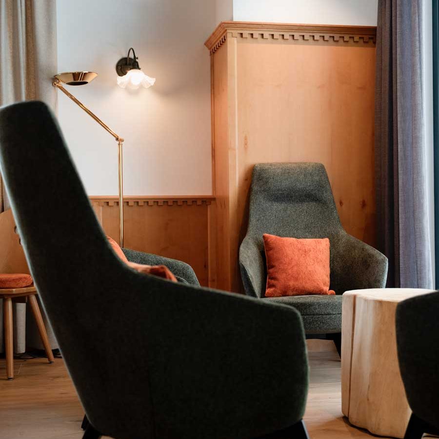 L'hotel Erica è arredato con le poltrone BsChairs, la scelta perfetta per ambienti di prestigio.