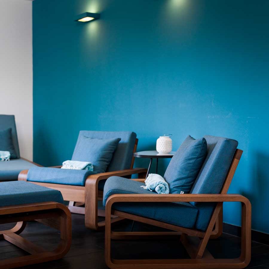 Arredamento su misura per la sala hammam dell'Hotel La Gioiosa: Letti, poltrone e pouf Round