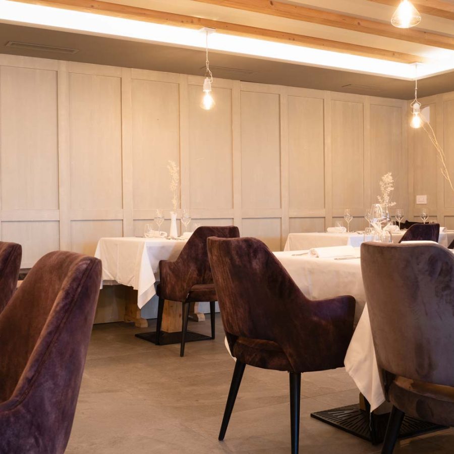 seida-nuovo-arredamento-bs-chairs-per-Hotel-La-Baita---Family-Hotel-alpe-Cimbra-folgaria-sala-ristorante
