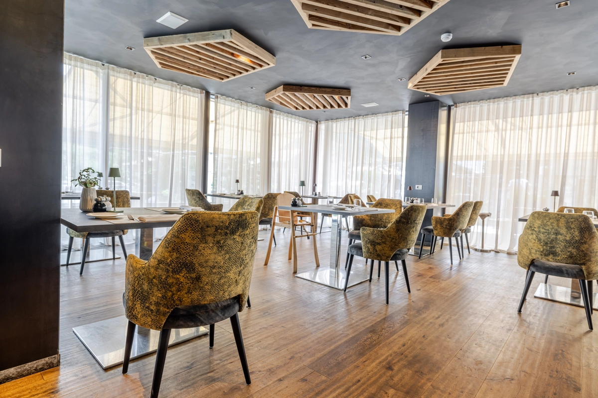 Hotel Concordia divani BS Chairs