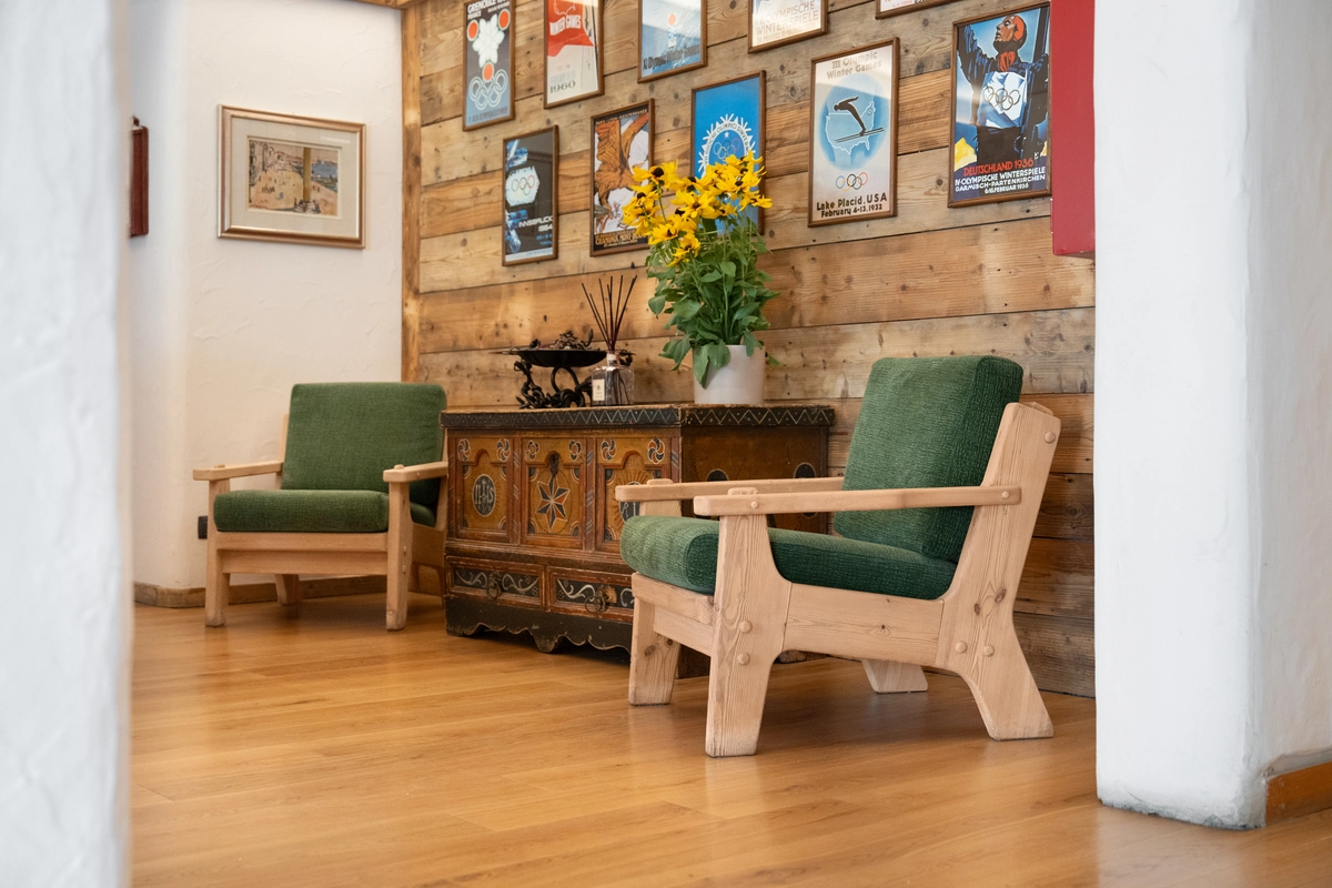 Hotel Corona sedute BS Chairs