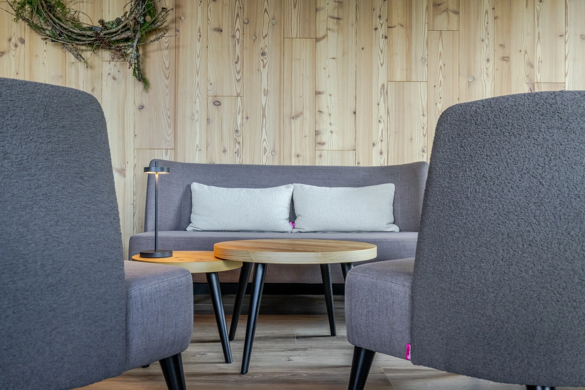 Hotel Damelis sedie BS Chairs