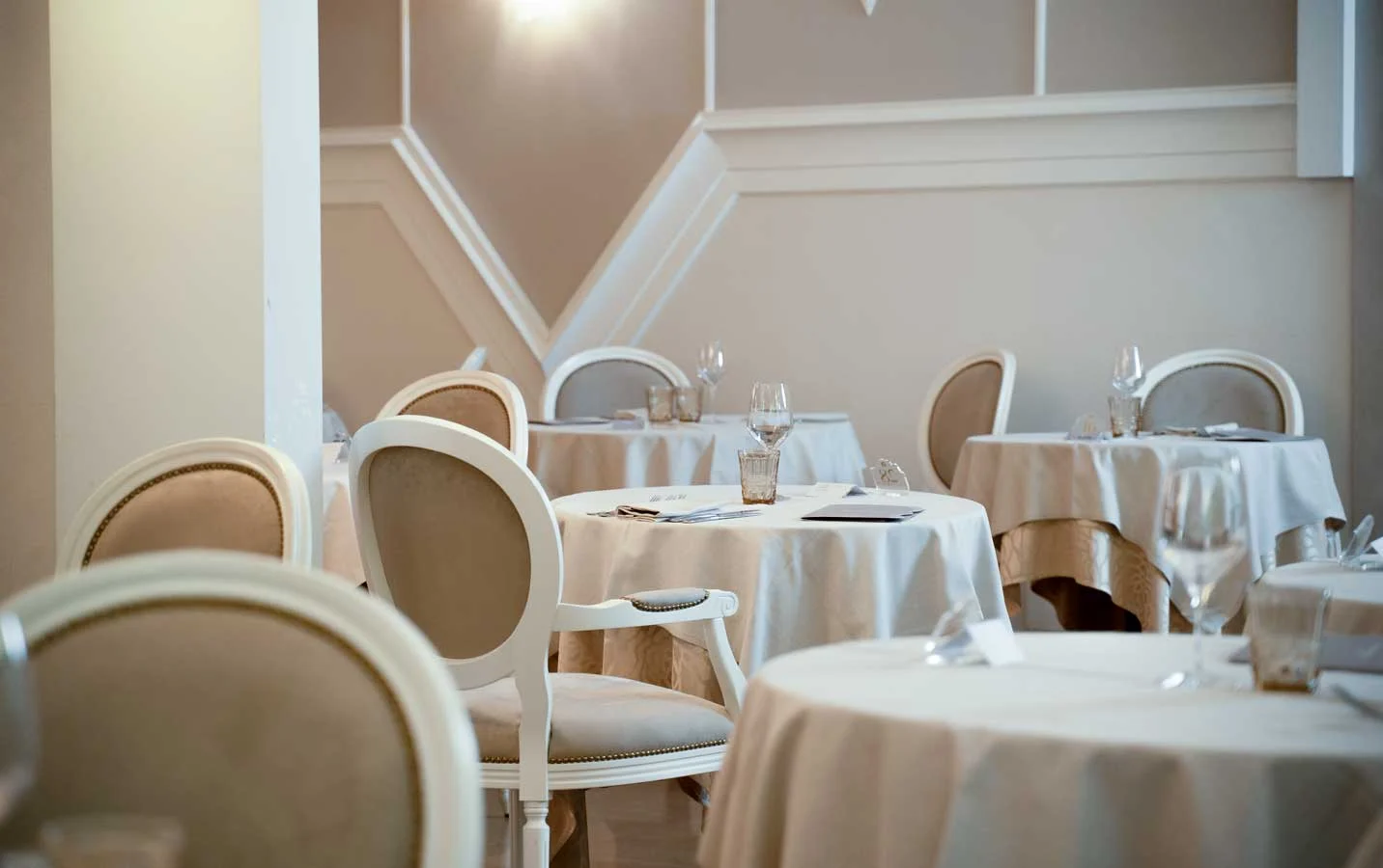 Hotel Eliseo Montegrotto Terme BSchairs — interior design, furnishings