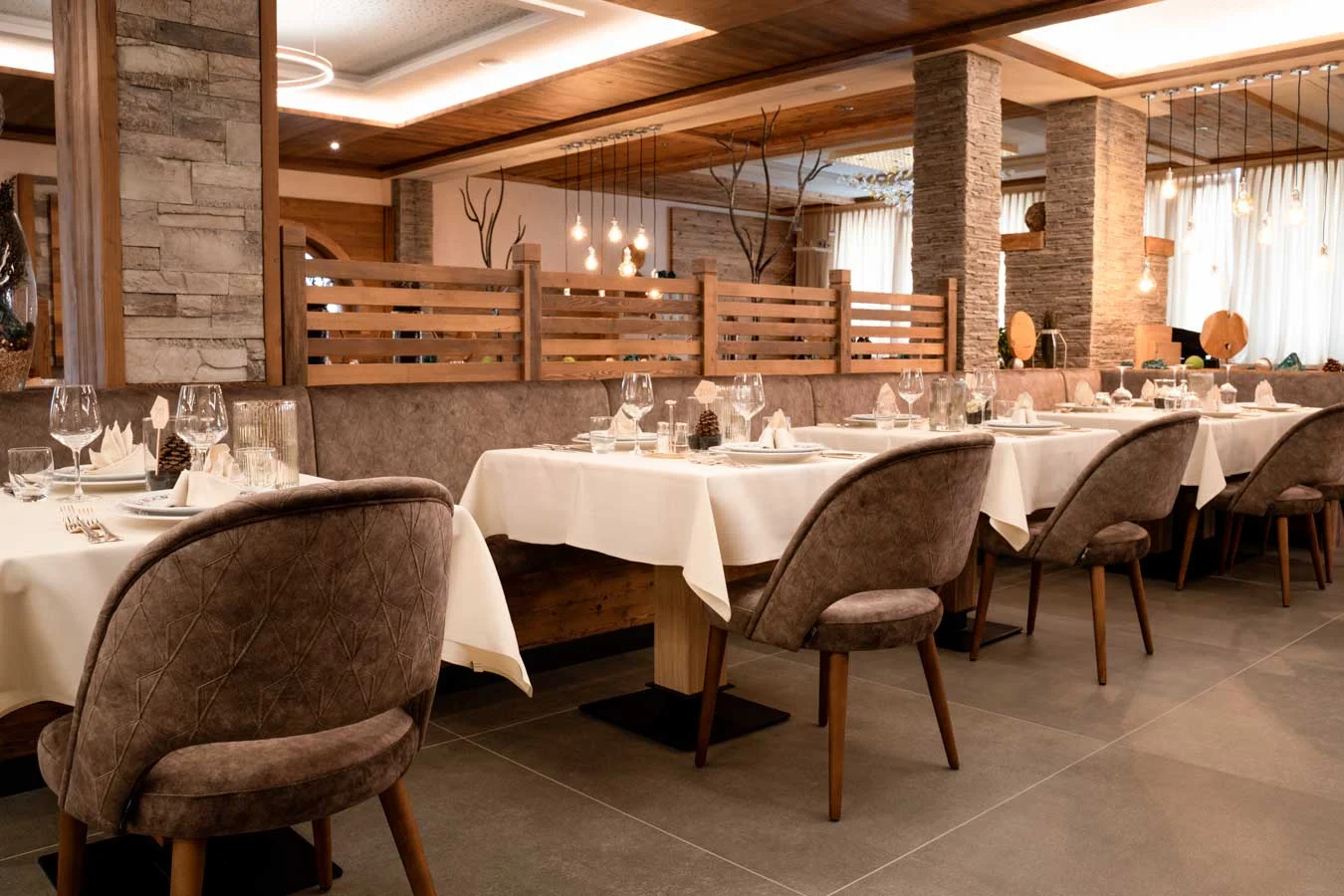 Hotel kristiana cogolo di pejo bschairs ristorante — interior design, arredamento