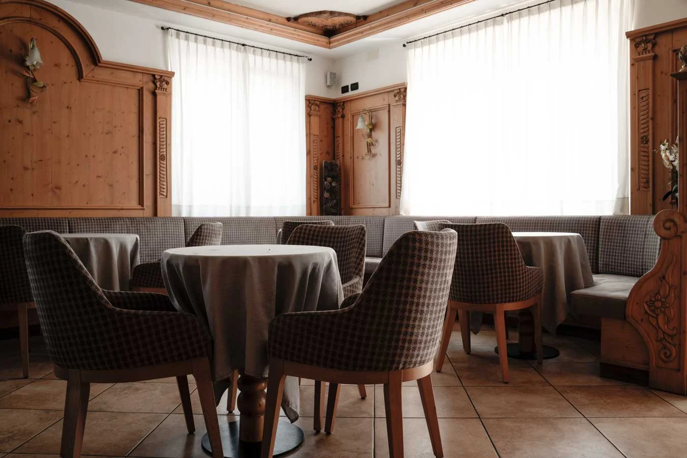 Hotel mezzolago ledro ristorante — interior design, arredamento, BS Chairs
