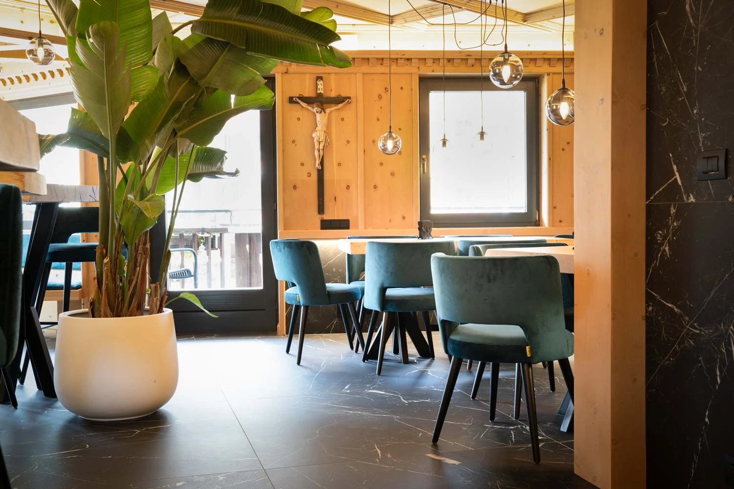 Hotel moena a trento sala ristorante — interior design, arredamento, BS Chairs