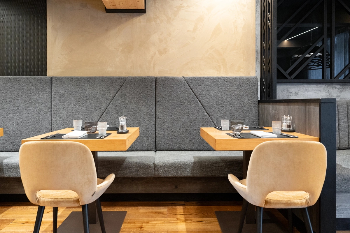 Ravelli Hotel & Lodges Luxury Spa interiors BS Chairs
