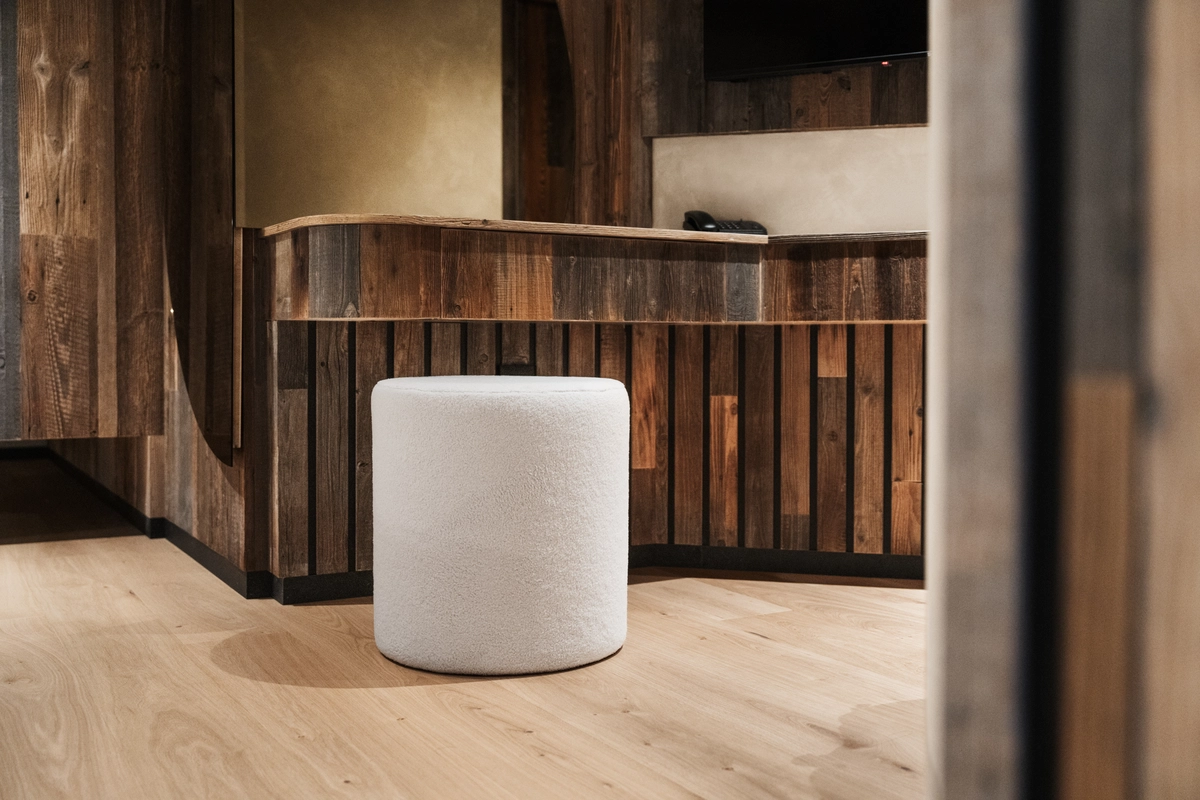 Ravelli Hotel & Lodges Luxury Spa seating BS Chairs